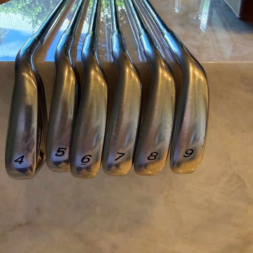 TaylorMade Silver Golf Iron Set